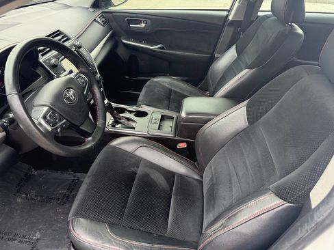 Used 2015 Toyota Camry XSE image 5