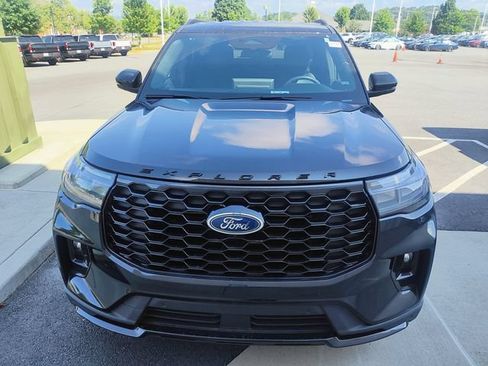 Used 2025 Ford Explorer ST-Line AWD/4WD image 2