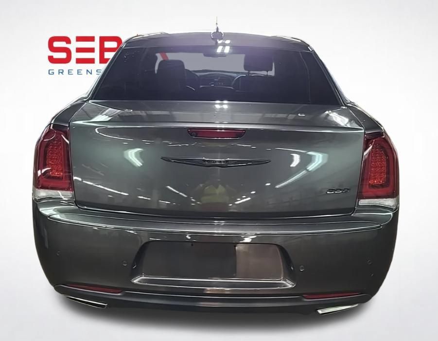 Used 2023 Chrysler 300 Touring L w/ Popular Equipment Group RWD image 5