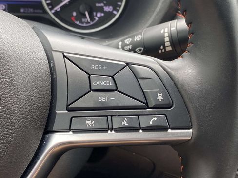 Used 2025 Nissan Sentra SR FWD image 28