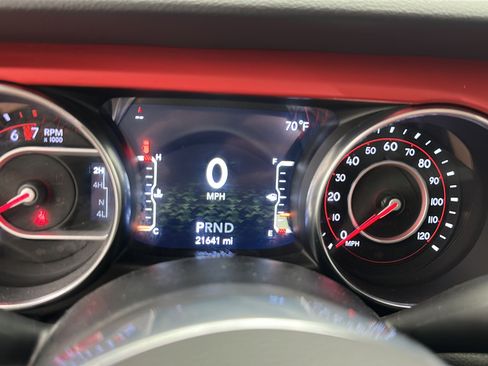 Used 2022 Jeep Wrangler Unlimited Rubicon w/ Cold Weather Group AWD/4WD image 18