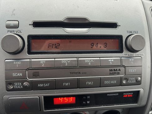 Used 2010 Toyota Tacoma PreRunner image 9