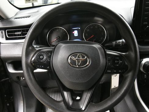 Used 2022 Toyota RAV4 LE AWD/4WD image 12