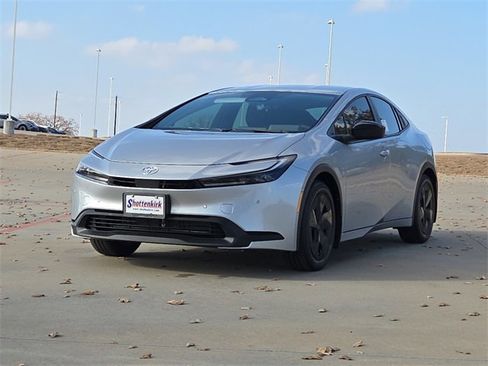 New 2026 Toyota Prius LE image 3