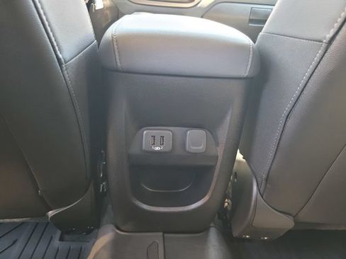 Used 2021 Chevrolet Colorado Z71 AWD/4WD image 15