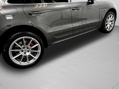 Used 2016 Porsche Macan Turbo image 58