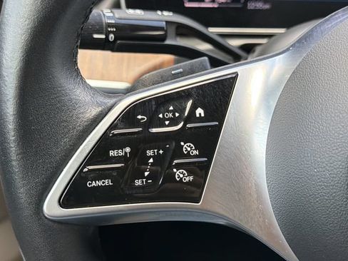 Used 2025 Mercedes-Benz C 300 Sedan image 19