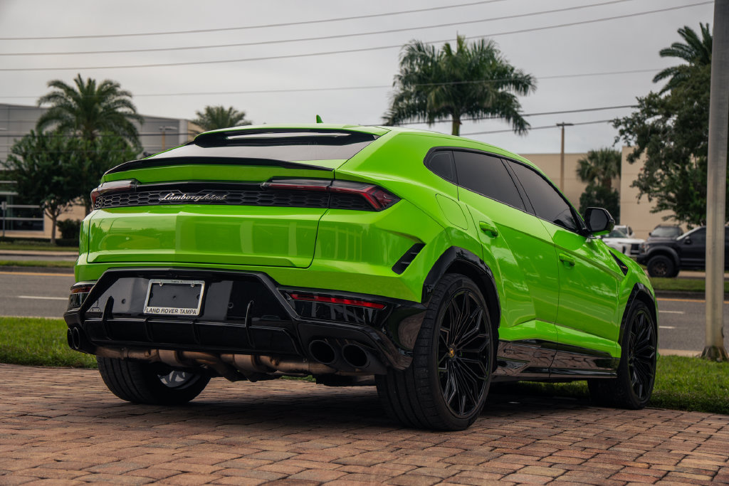 Used 2025 Lamborghini Urus SE AWD/4WD image 5