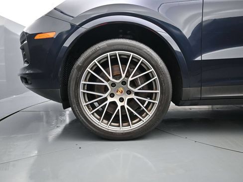 Used 2022 Porsche Cayenne AWD/4WD image 6