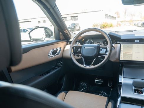New 2025 Land Rover Range Rover Velar Dynamic HSE AWD/4WD image 18