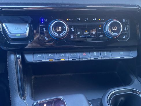 Used 2023 GMC Sierra 1500 AT4 w/ Technology Package image 29