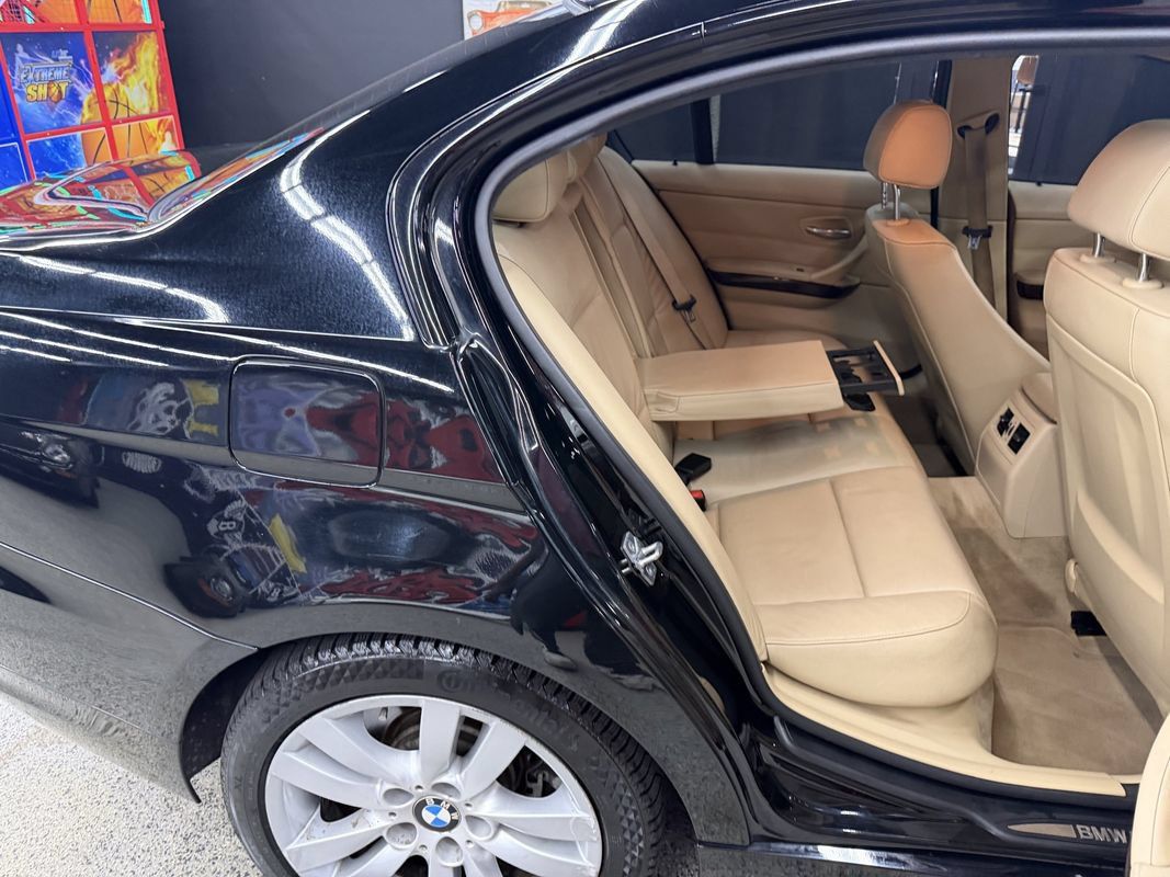 Used 2011 BMW 335i xDrive Sedan AWD/4WD image 17