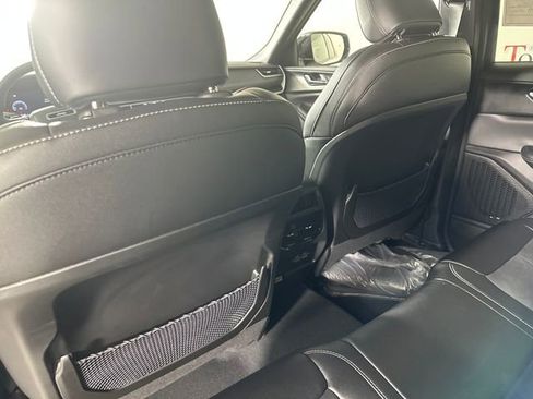 New 2025 Jeep Grand Cherokee Altitude image 23