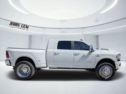 Used 2023 RAM 3500 Limited AWD/4WD image 2