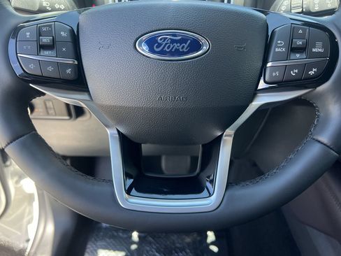 New 2026 Ford Explorer Platinum RWD image 9