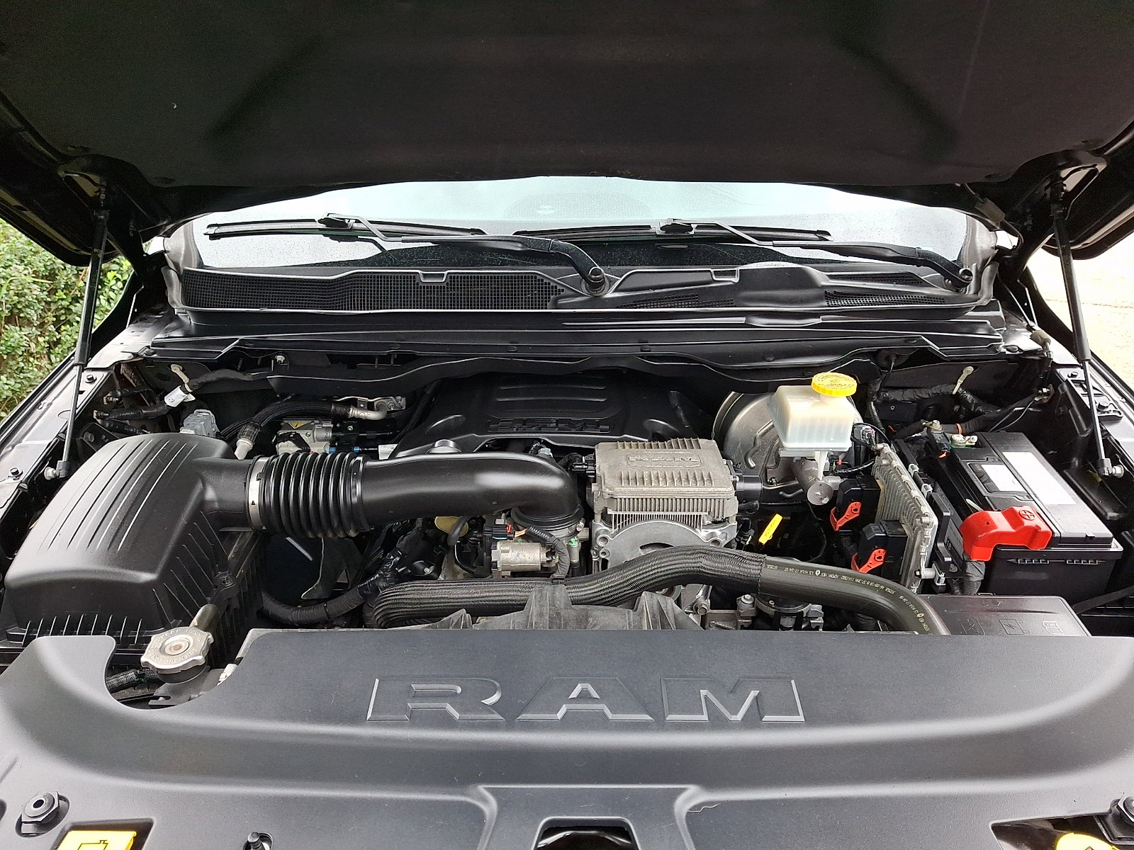 Used 2019 RAM 1500 Laramie AWD/4WD image 29
