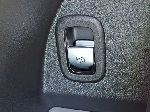 Certified 2025 Mercedes-Benz GLC 300 4MATIC image 24