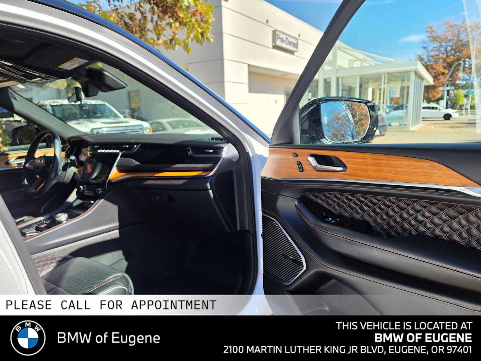 Used 2024 Jeep Grand Cherokee Summit AWD/4WD image 10