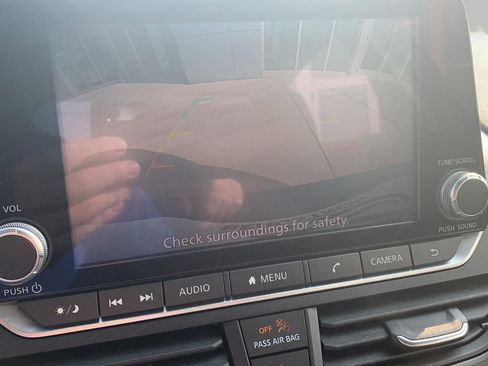 Used 2024 Nissan Altima 2.5 SV FWD image 19