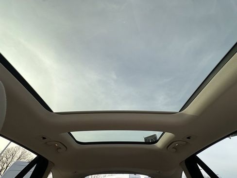 Used 2019 Mercedes-Benz GLC 300 4MATIC image 15