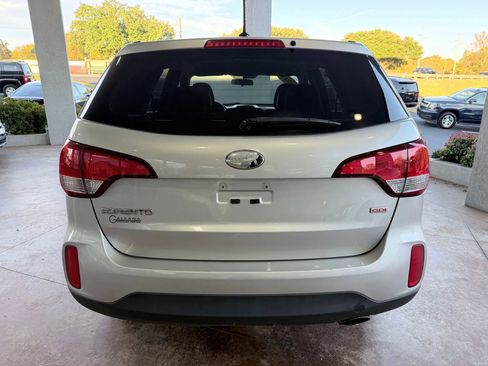 Used 2015 Kia Sorento LX image 6