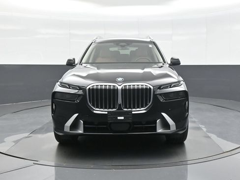Used 2023 BMW X7 xDrive40i w/ Premium Package AWD/4WD image 2