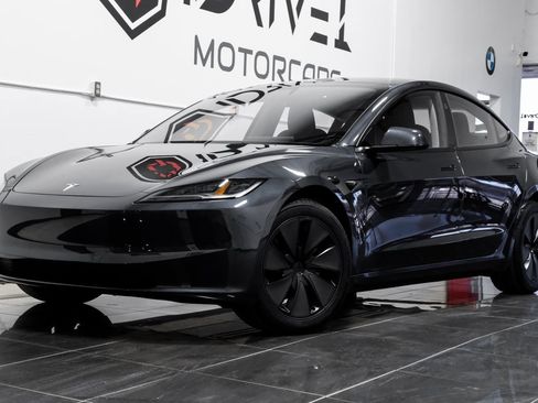 Used 2025 Tesla Model 3 Long Range image 8