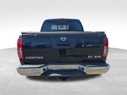 Used 2018 Nissan Frontier SV image 8