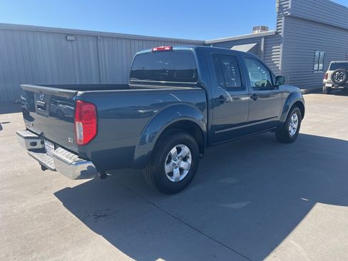 Used 2013 Nissan Frontier SV image 4
