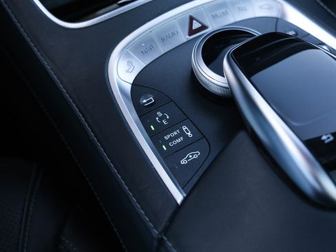 Used 2015 Mercedes-Benz S 550 Sedan image 40