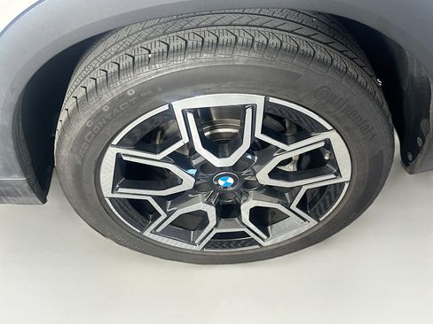 Used 2025 BMW X2 xDrive28i image 11