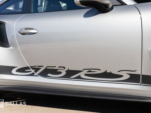 Used 2019 Porsche 911 GT3 RS image 22