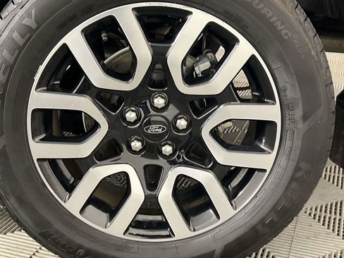 Used 2024 Ford Maverick Lariat image 16