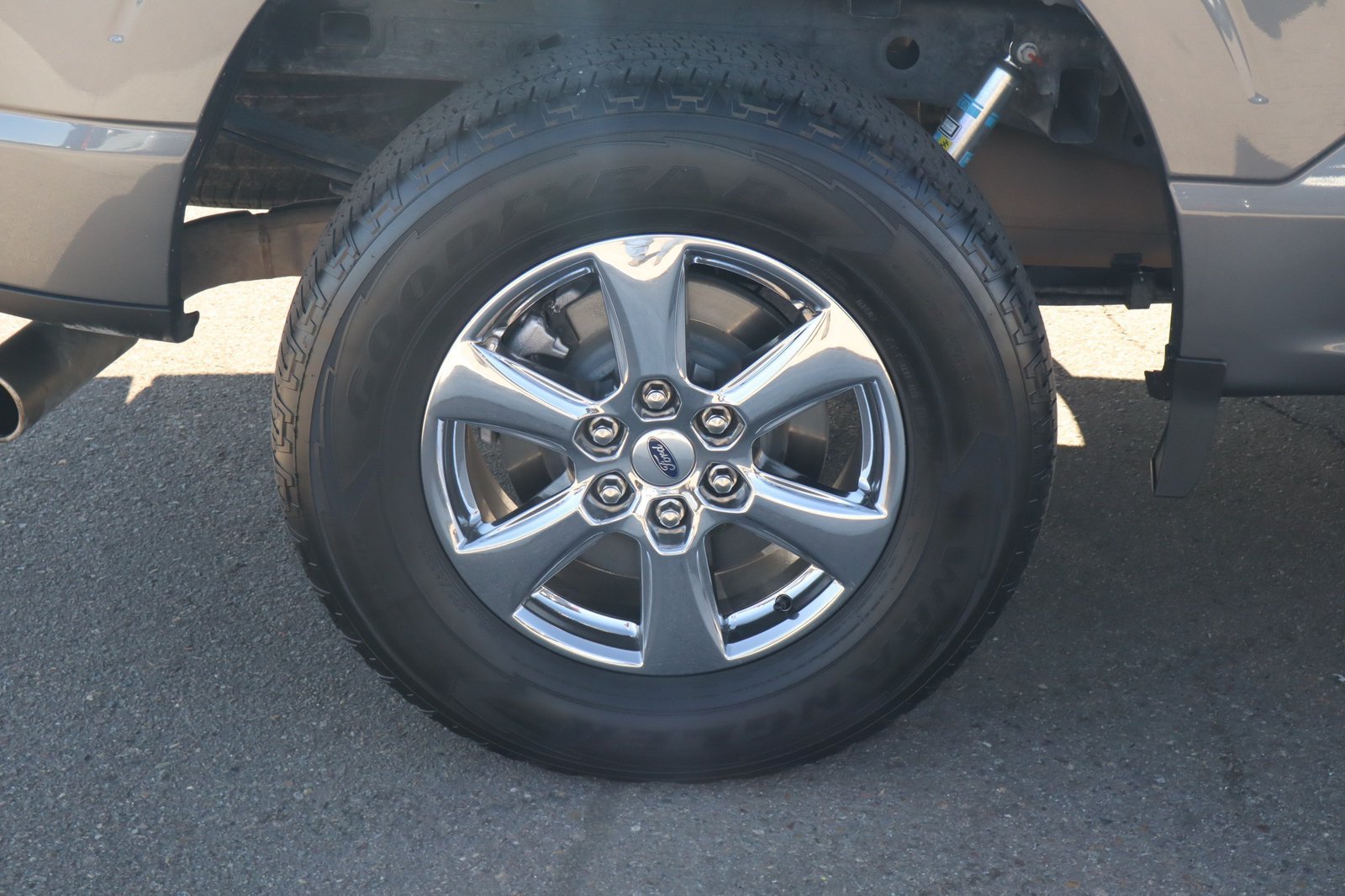 Used 2023 Ford F150 Lariat w/ Max Trailer Tow Package AWD/4WD image 11