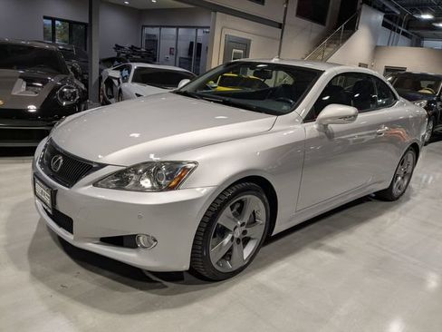 Used 2010 Lexus IS 350C RWD image 3