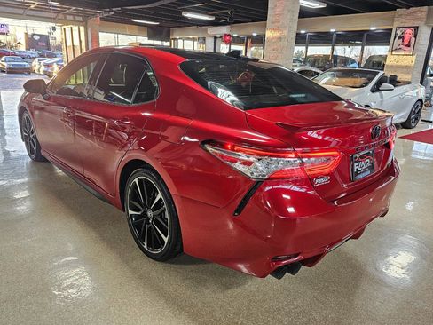 Used 2020 Toyota Camry XSE image 5