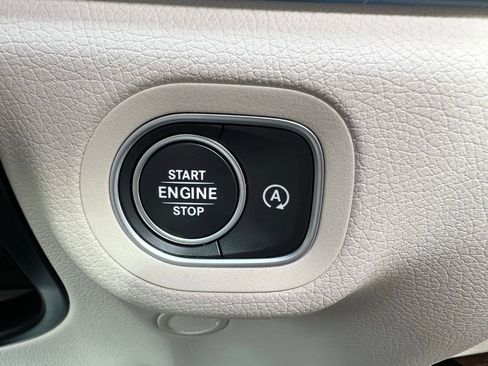 Used 2022 Mercedes-Benz GLS 450 4MATIC image 41