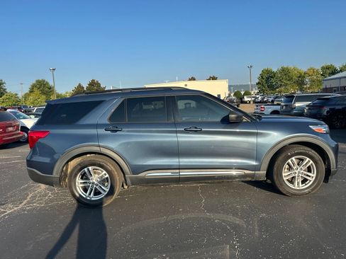 Used 2020 Ford Explorer XLT RWD image 4
