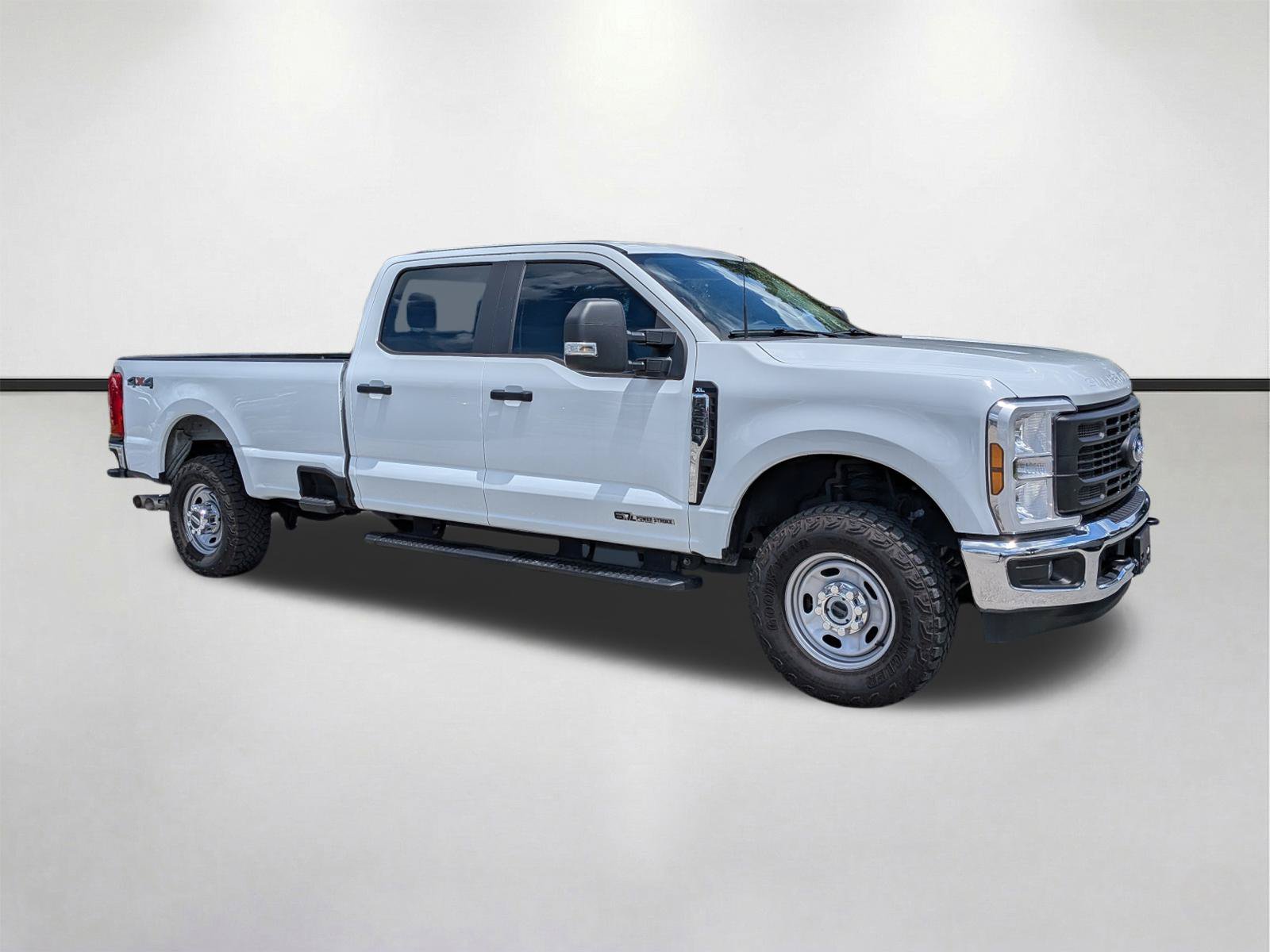 Used 2025 Ford F350 XL w/ XL Off-Road Package AWD/4WD image 2