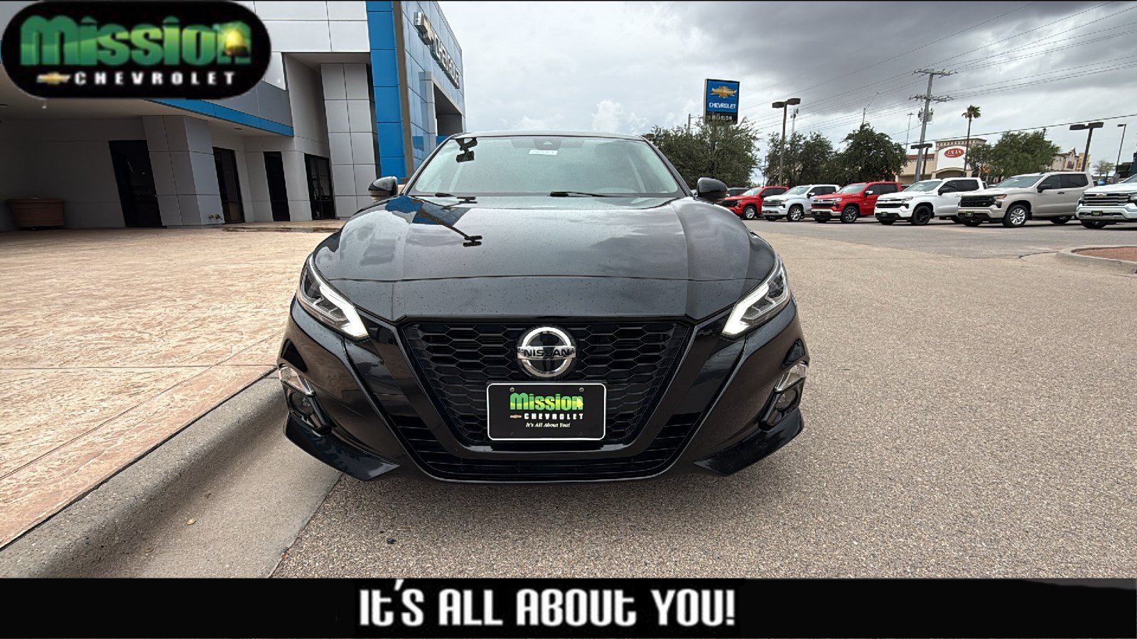 Used 2022 Nissan Altima 2.5 SR w/ Midnight Edition Package FWD image 1
