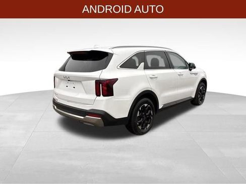 Used 2024 Kia Sorento S image 7