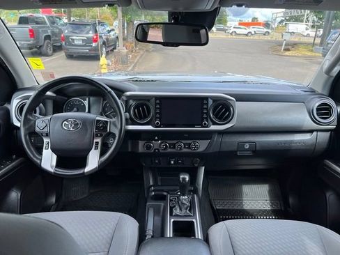 Used 2020 Toyota Tacoma SR5 AWD/4WD image 13