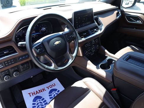 Used 2023 Chevrolet Tahoe High Country AWD/4WD image 12