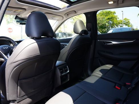 Used 2023 INFINITI QX50 Luxe FWD image 16