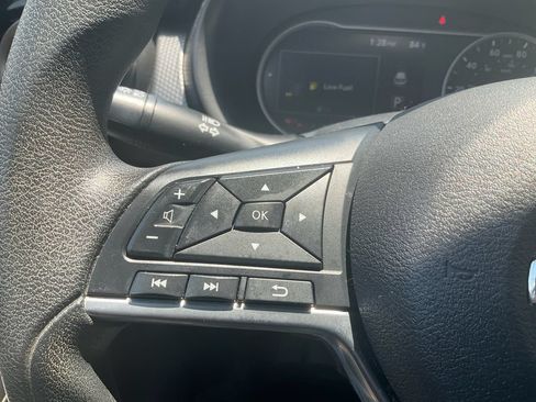 Used 2019 Nissan Kicks SV FWD image 21