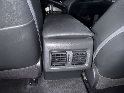 Used 2021 Toyota Camry XLE image 17