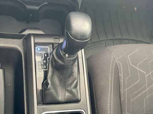 Used 2016 Toyota Tacoma TRD Off-Road w/ Premium & Technology Package AWD/4WD image 20