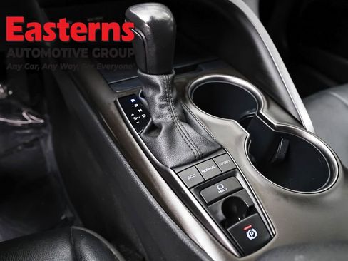 Used 2024 Toyota Camry SE AWD/4WD image 13