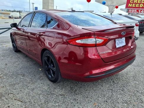 Used 2016 Ford Fusion SE FWD image 4