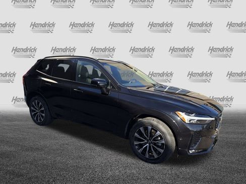 Used 2025 Volvo XC60 B5 Plus image 2